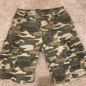 Men’s Levi cargo shorts